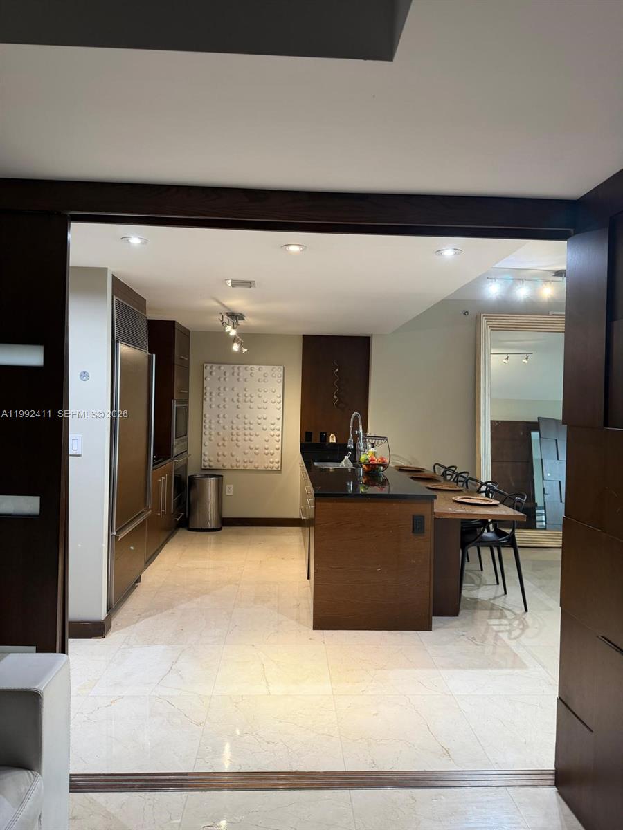 465 Brickell Ave #5605, Miami FL 33131