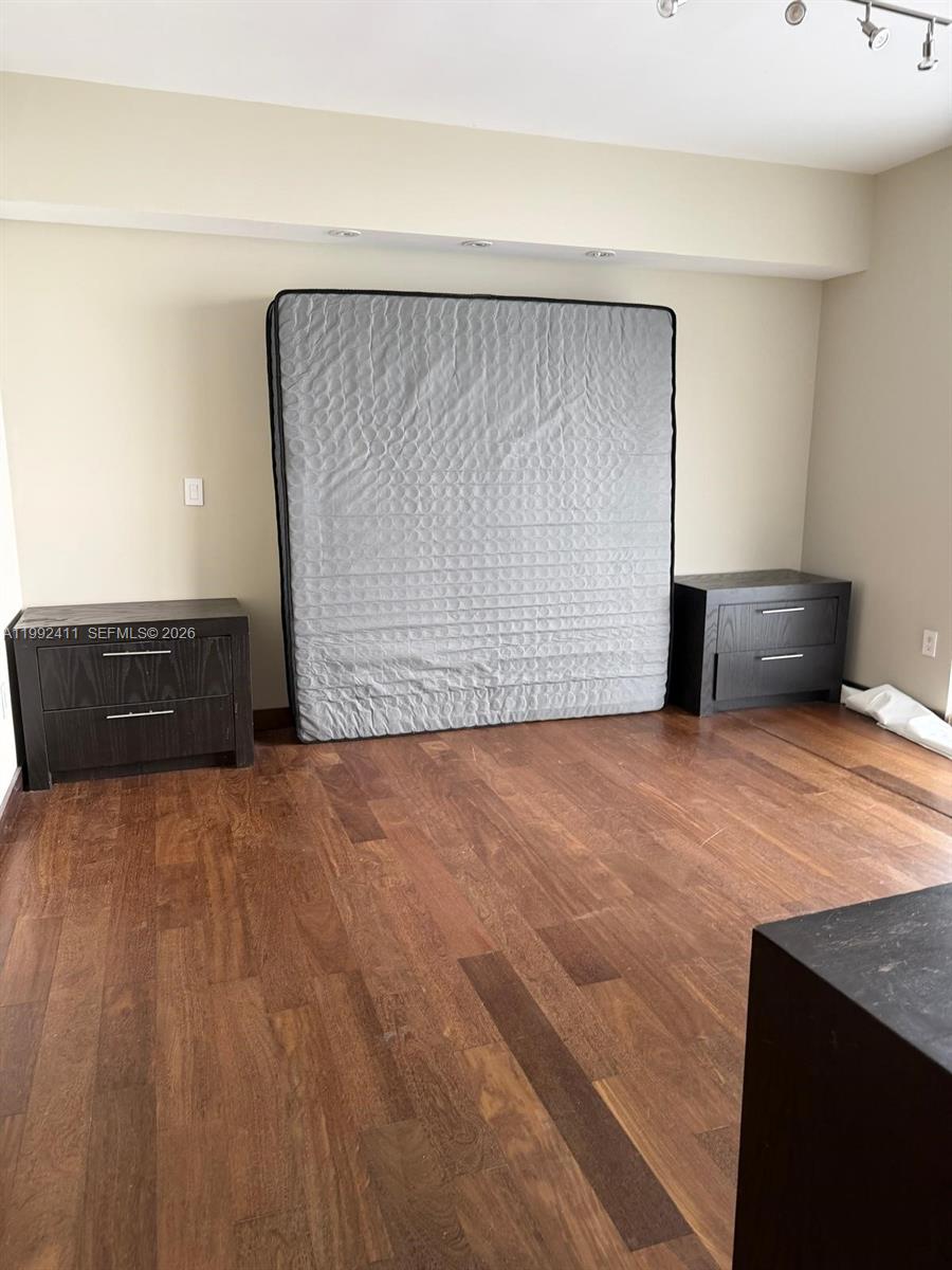 465 Brickell Ave #5605, Miami FL 33131
