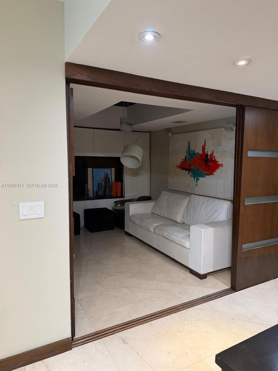 465 Brickell Ave #5605, Miami FL 33131