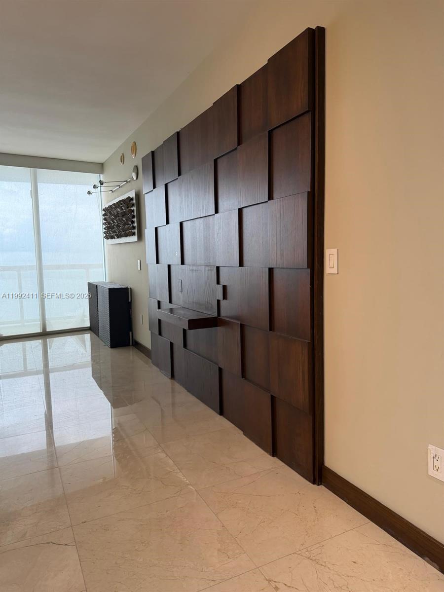 465 Brickell Ave #5605, Miami FL 33131