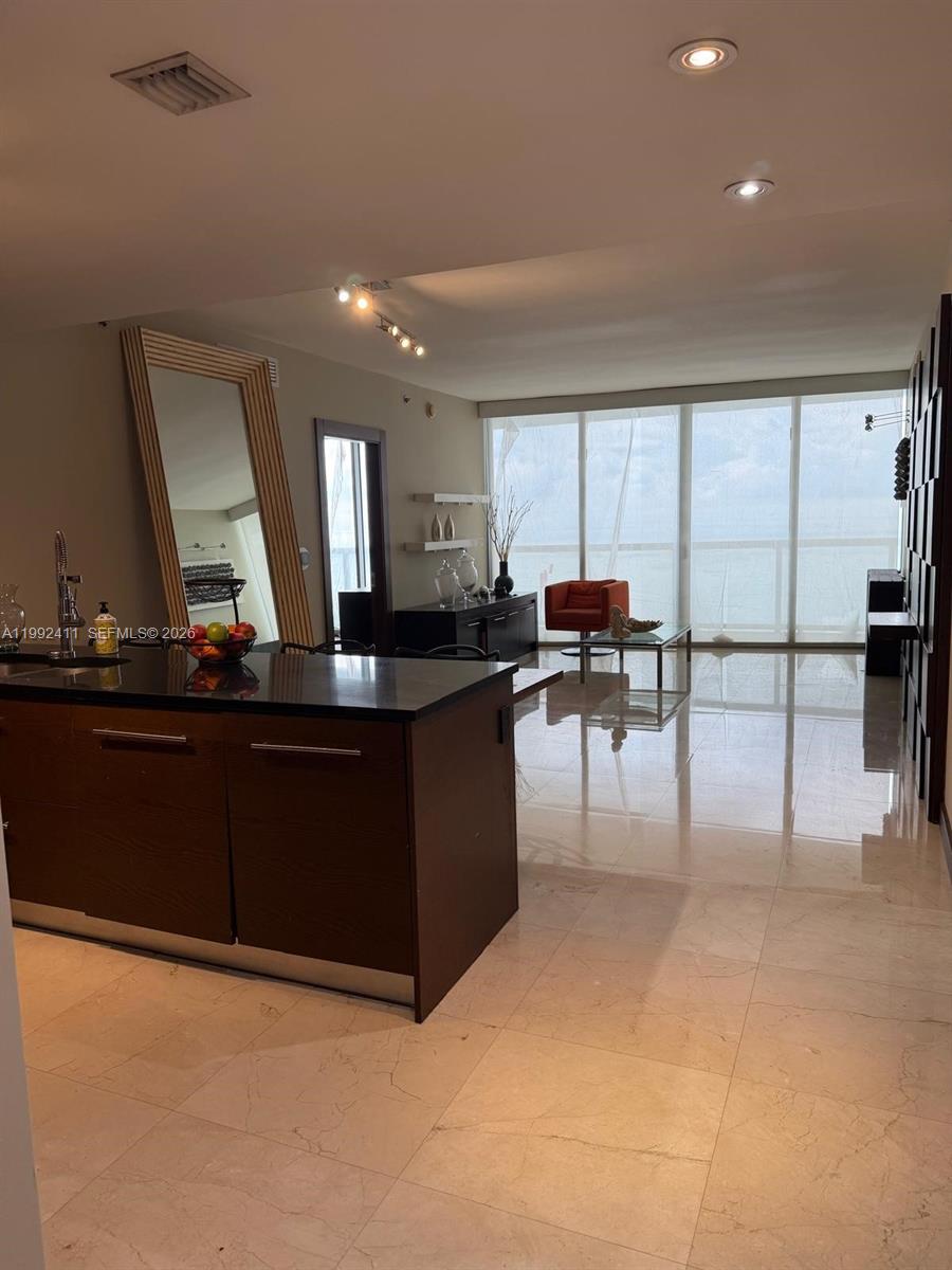 465 Brickell Ave #5605, Miami FL 33131