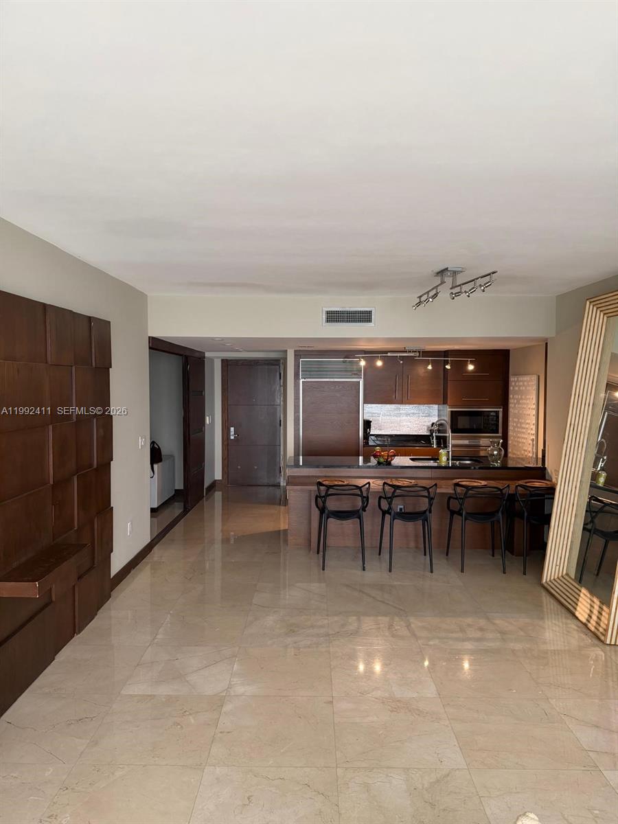 465 Brickell Ave #5605, Miami FL 33131