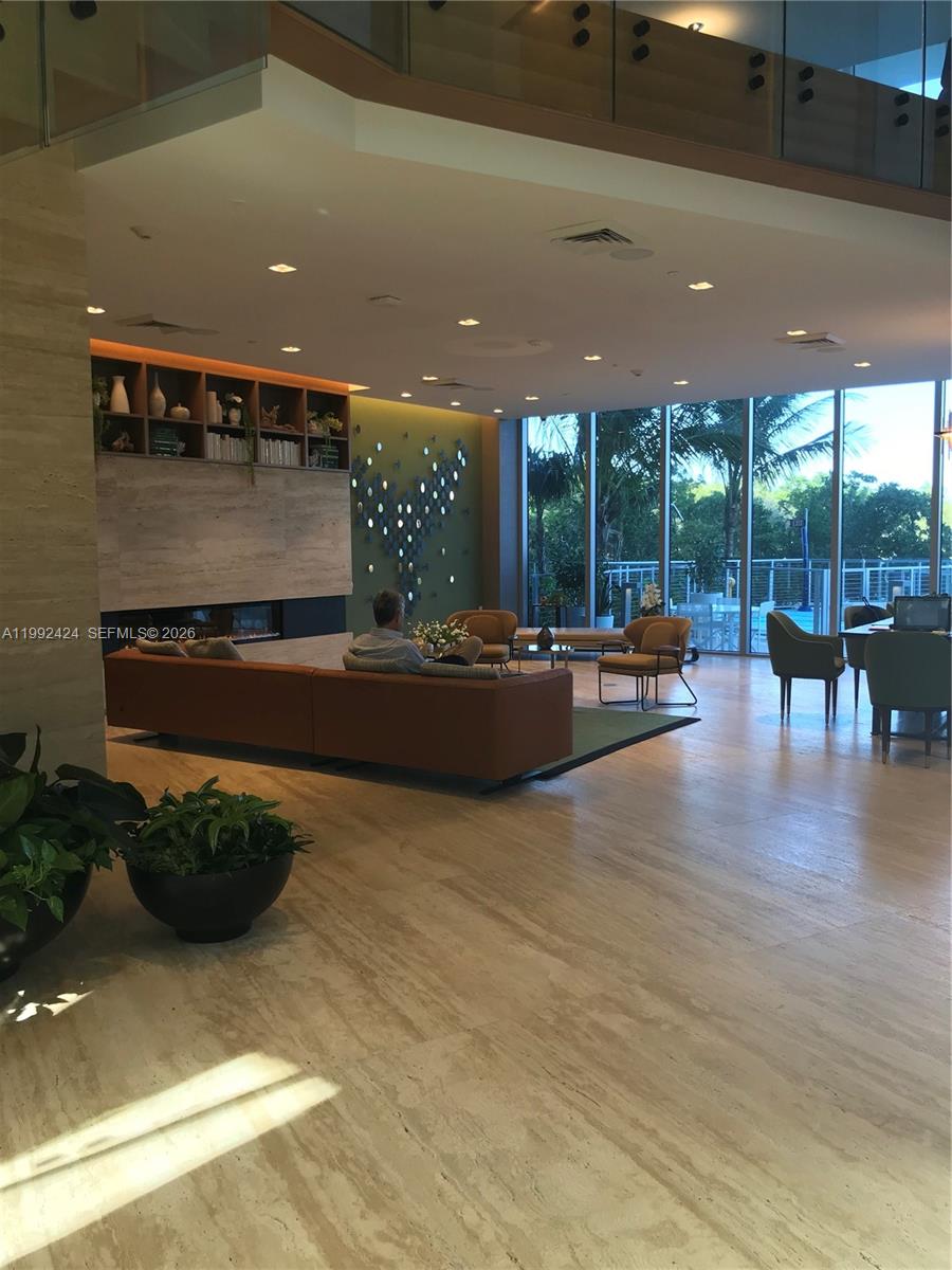 16385 Biscayne Blvd #2206, North Miami Beach FL 33160