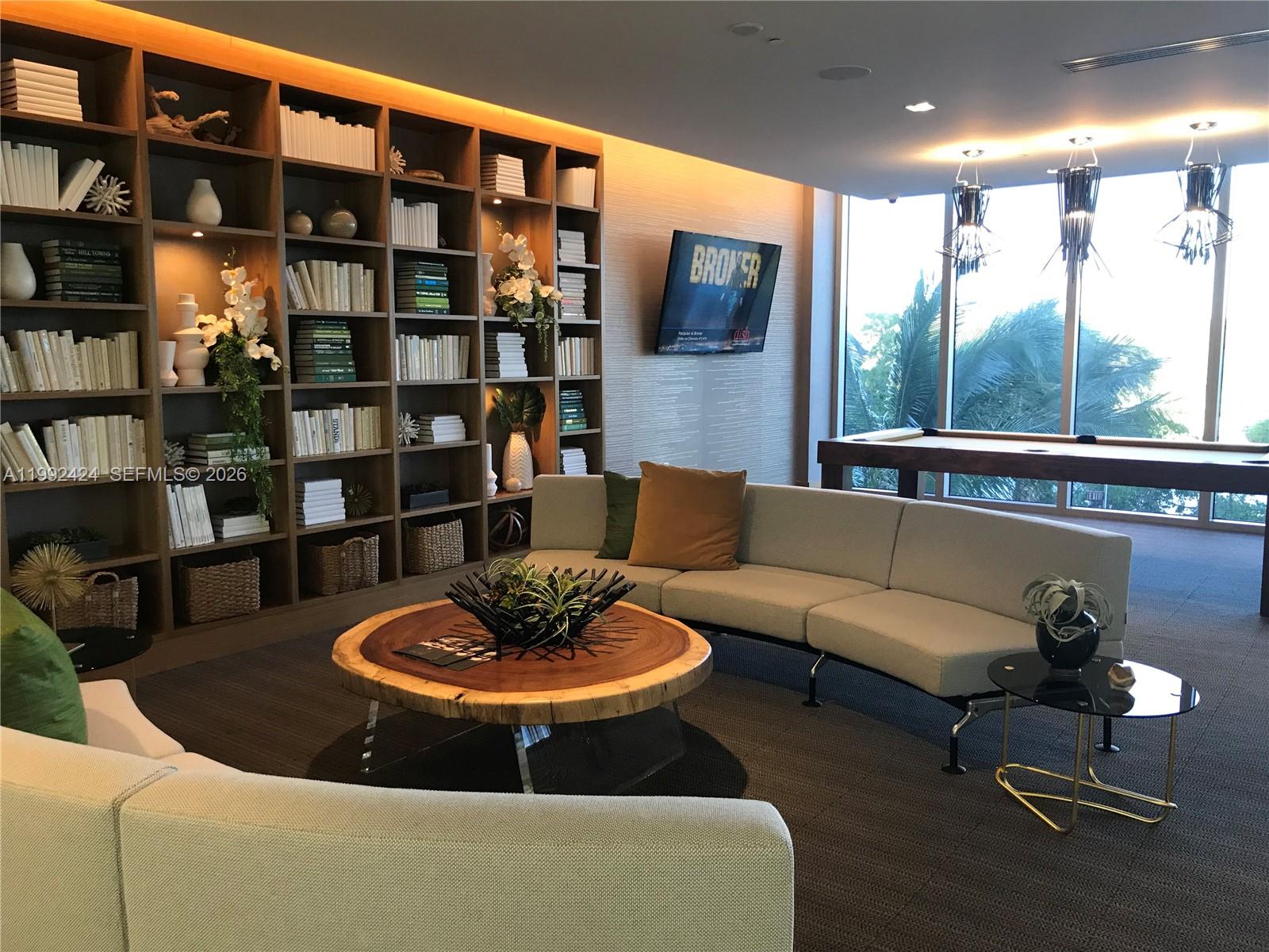 16385 Biscayne Blvd #2206, North Miami Beach FL 33160