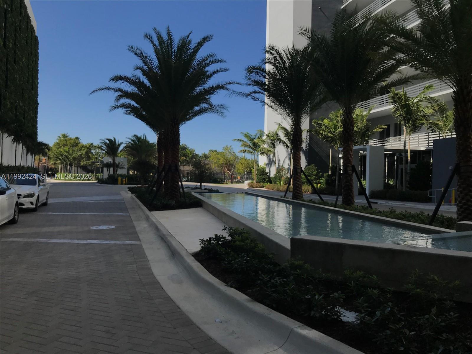 16385 Biscayne Blvd #2206, North Miami Beach FL 33160