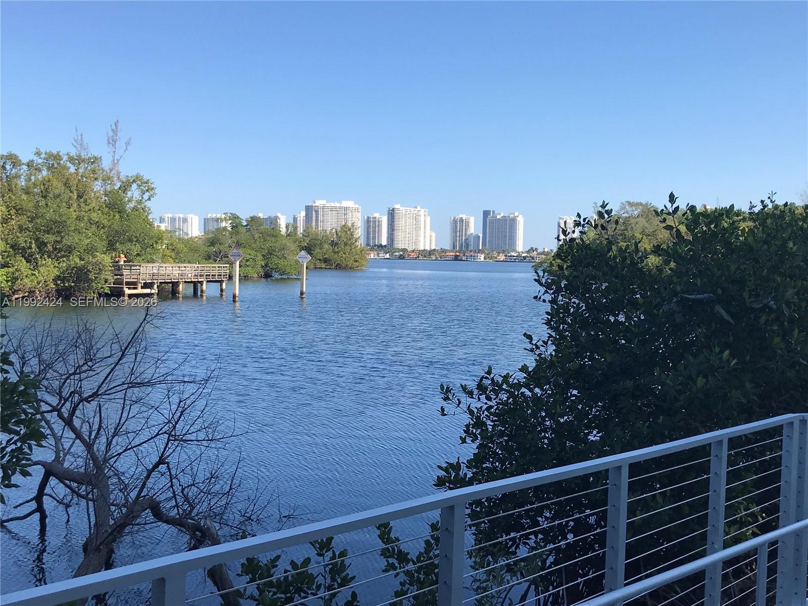 16385 Biscayne Blvd #2206, North Miami Beach FL 33160