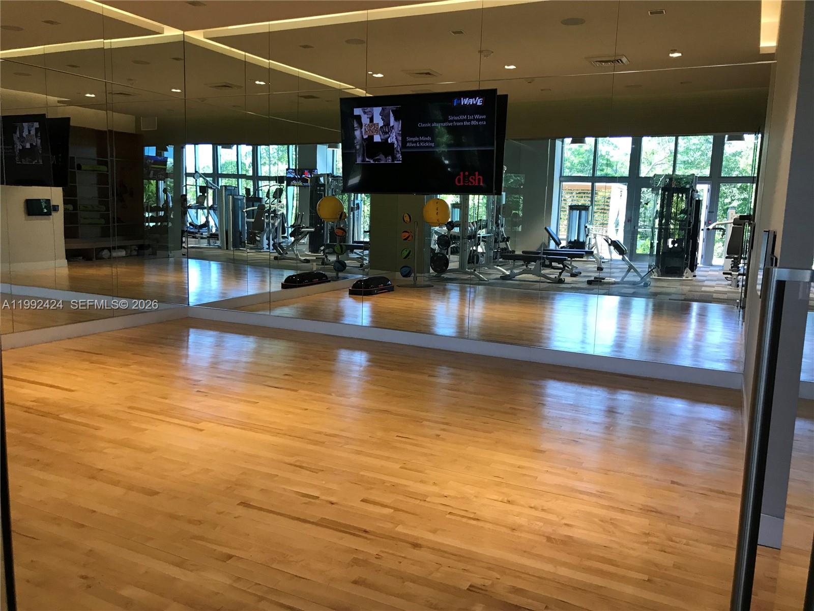 16385 Biscayne Blvd #2206, North Miami Beach FL 33160