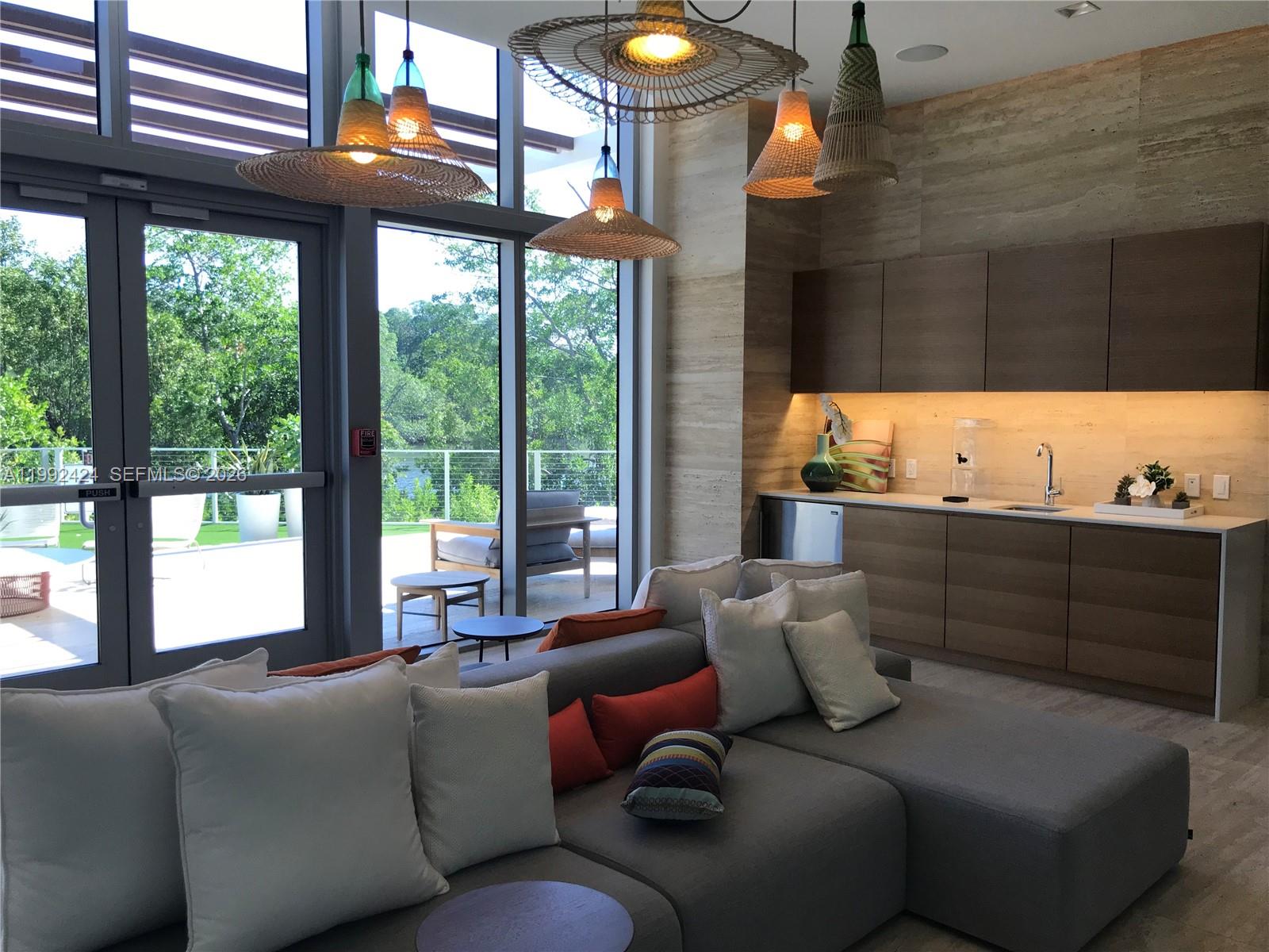 16385 Biscayne Blvd #2206, North Miami Beach FL 33160