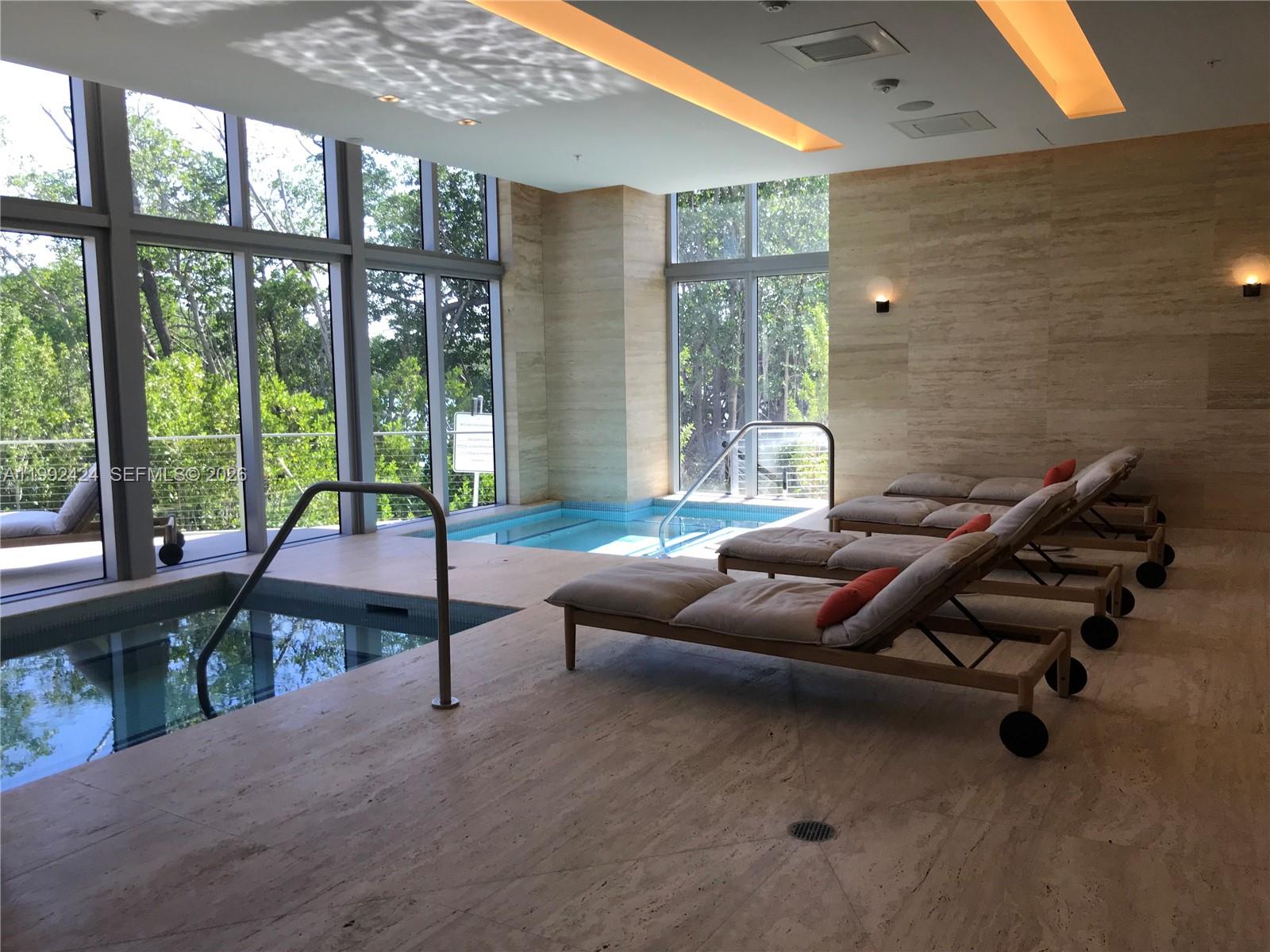 16385 Biscayne Blvd #2206, North Miami Beach FL 33160