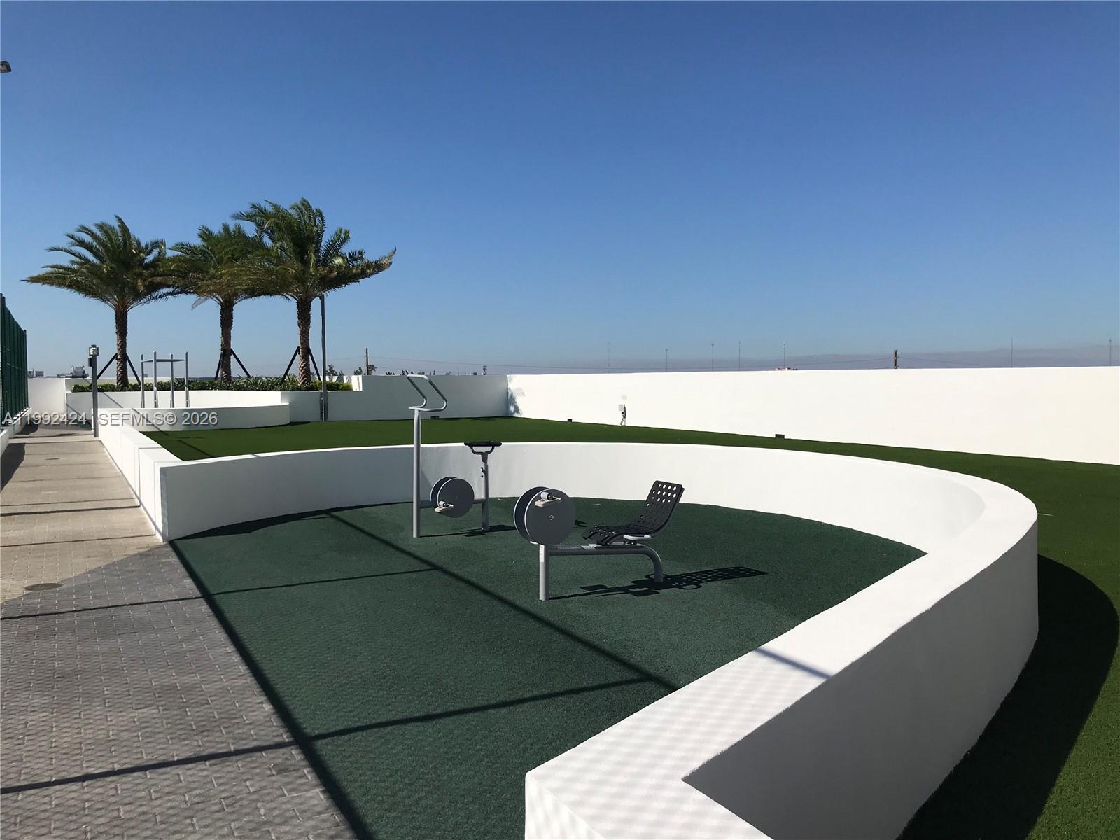 16385 Biscayne Blvd #2206, North Miami Beach FL 33160