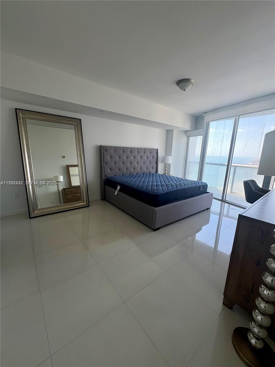 495 Brickell Ave #3909, Miami FL 33131