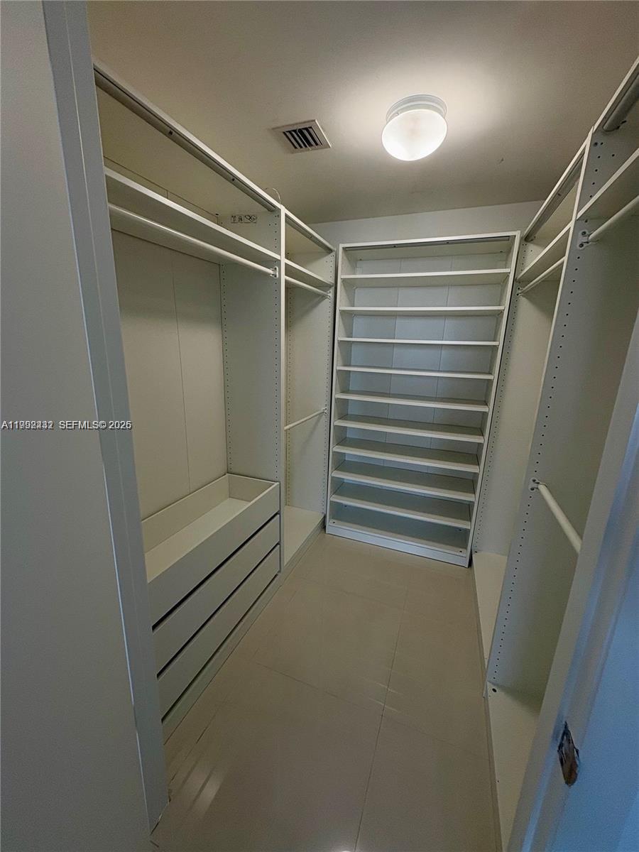 495 Brickell Ave #3909, Miami FL 33131