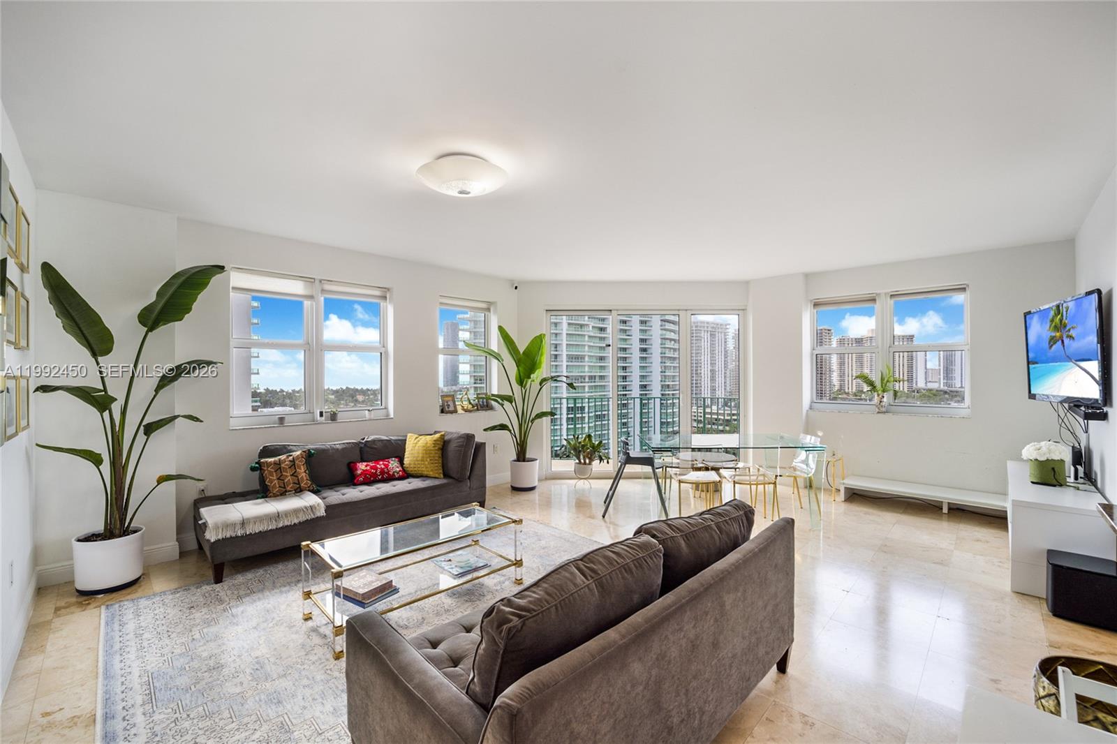 20000 E Country Club Dr #1211, Aventura FL 33180