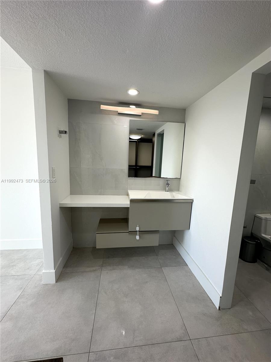 2333 Brickell Ave #2310, Miami FL 33129