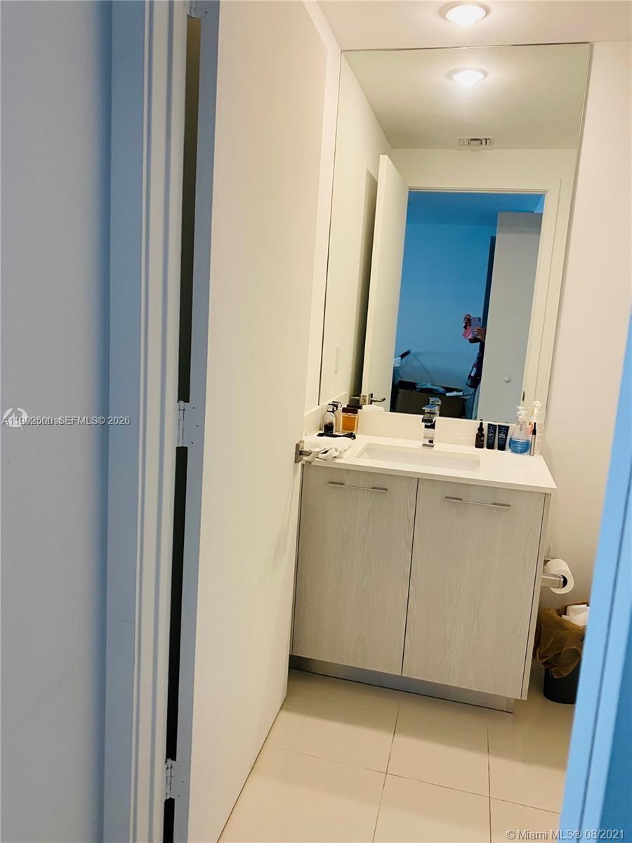 55 SW 9th St #3709, Miami FL 33130