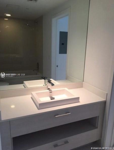 55 SW 9th St #3709, Miami FL 33130