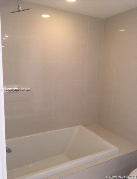 55 SW 9th St #3709, Miami FL 33130