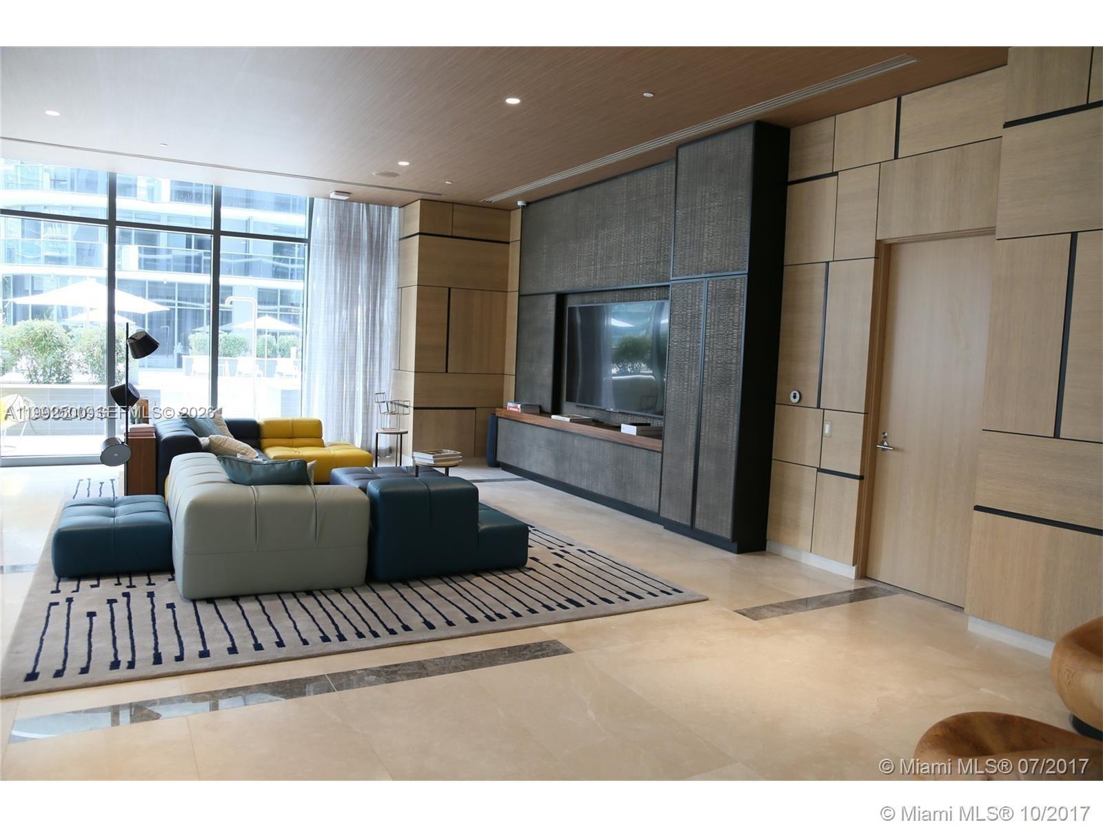 55 SW 9th St #3709, Miami FL 33130