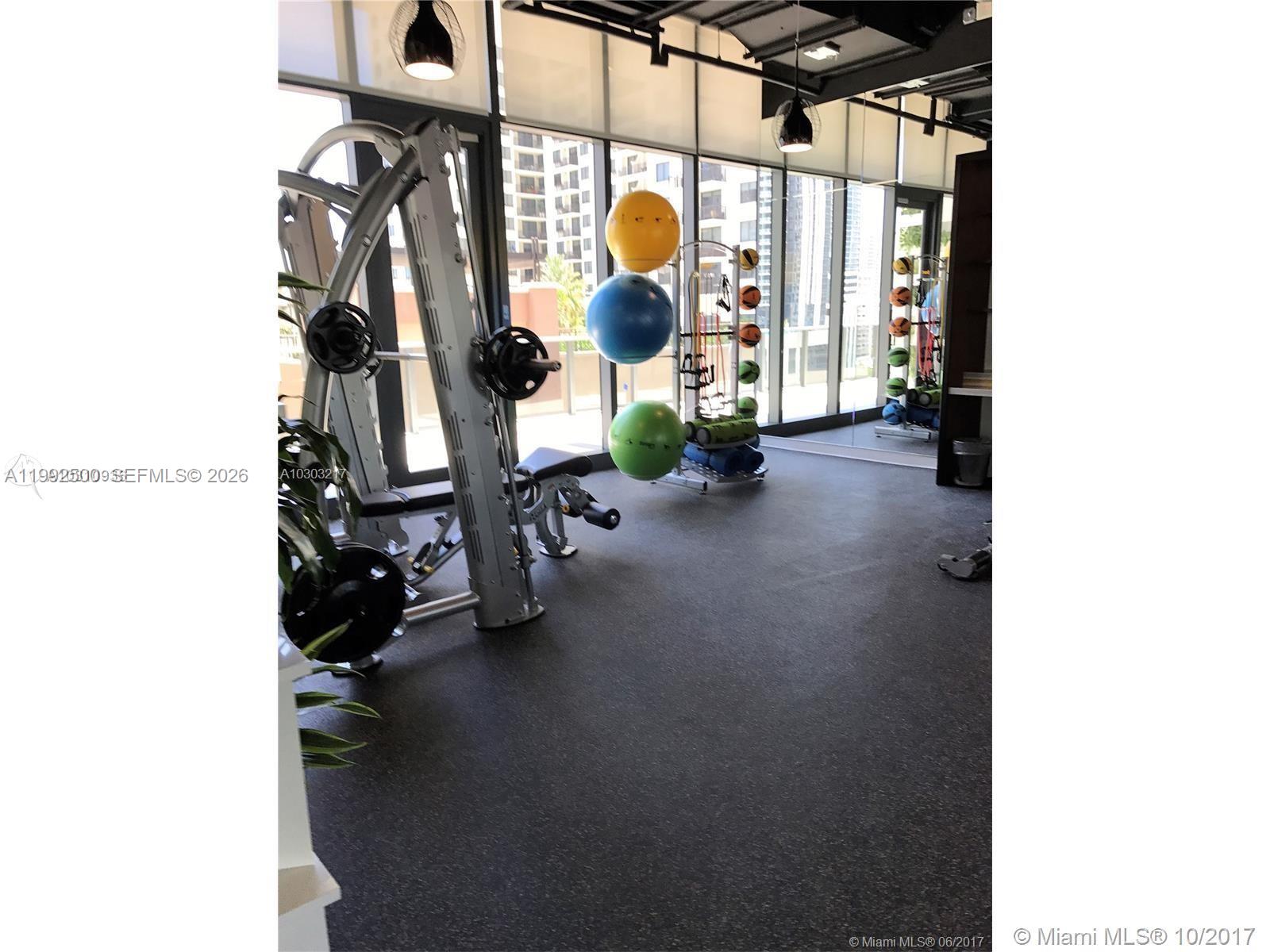55 SW 9th St #3709, Miami FL 33130