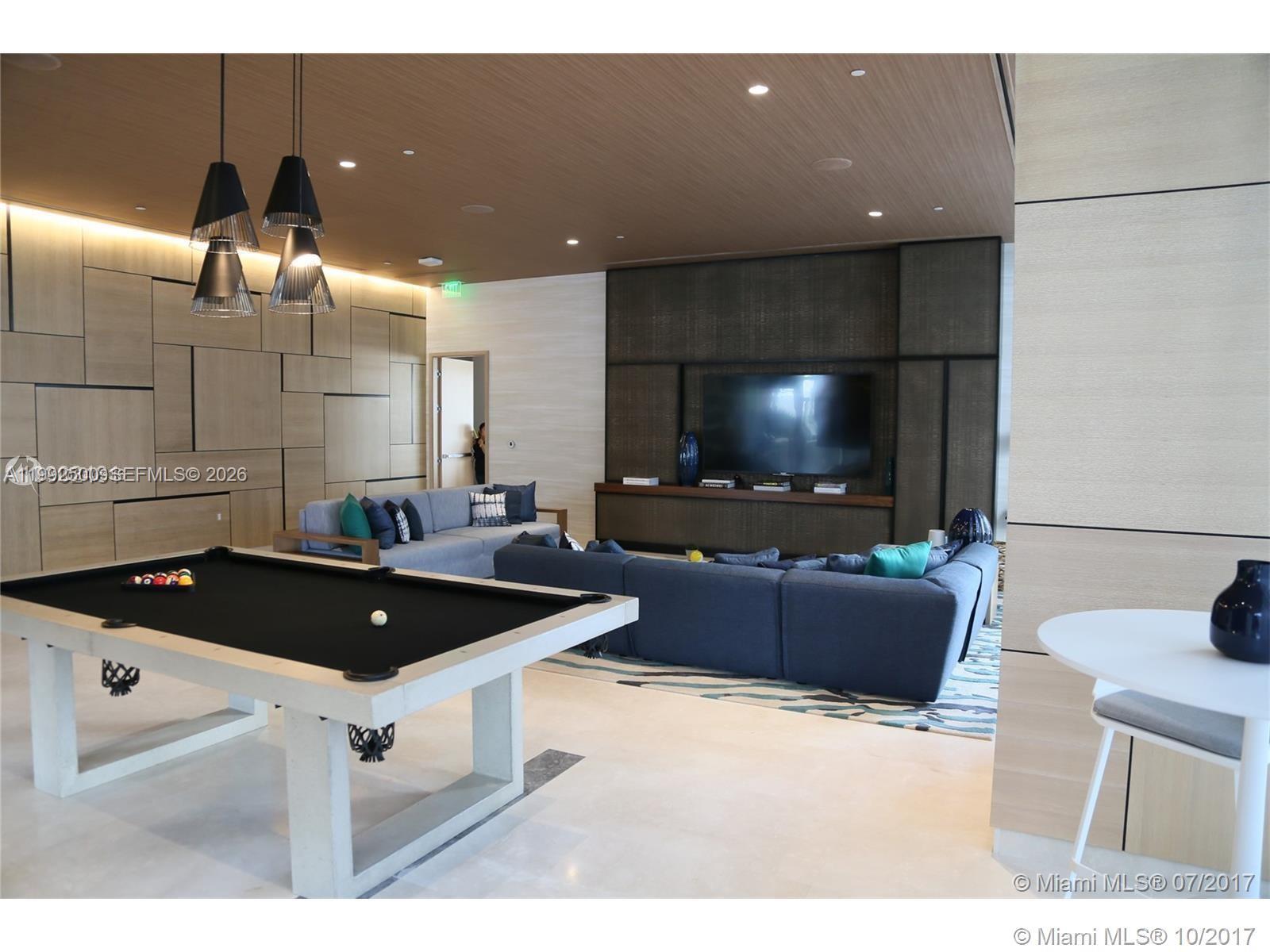 55 SW 9th St #3709, Miami FL 33130