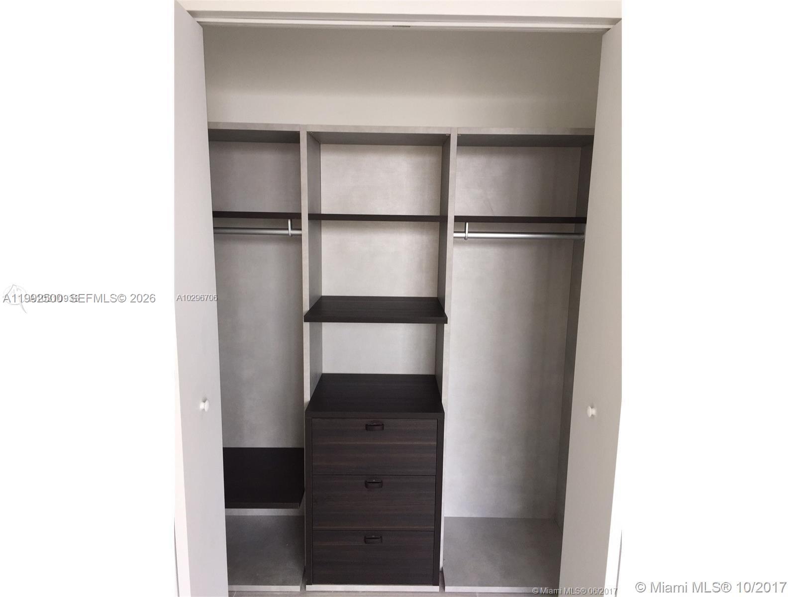 55 SW 9th St #3709, Miami FL 33130