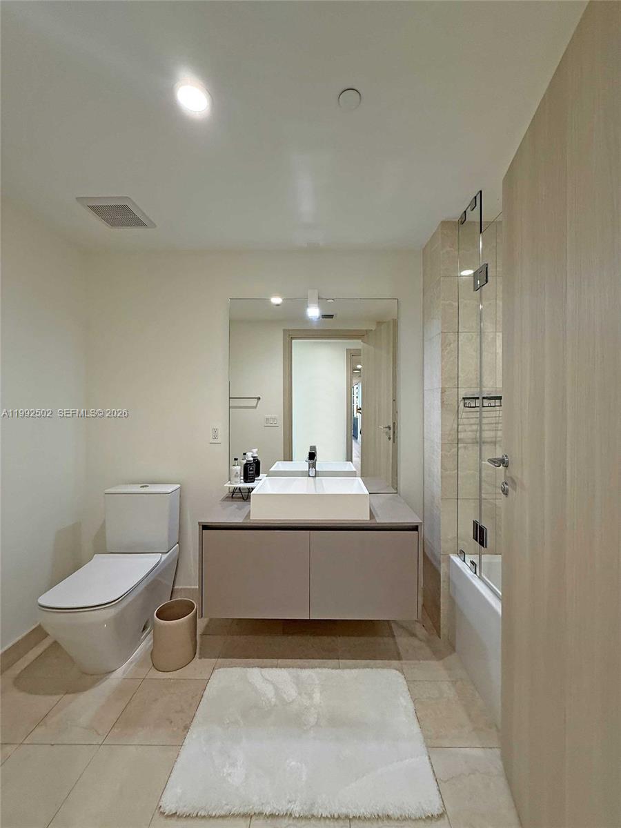 1000 Brickell Plz #3702, Miami FL 33131