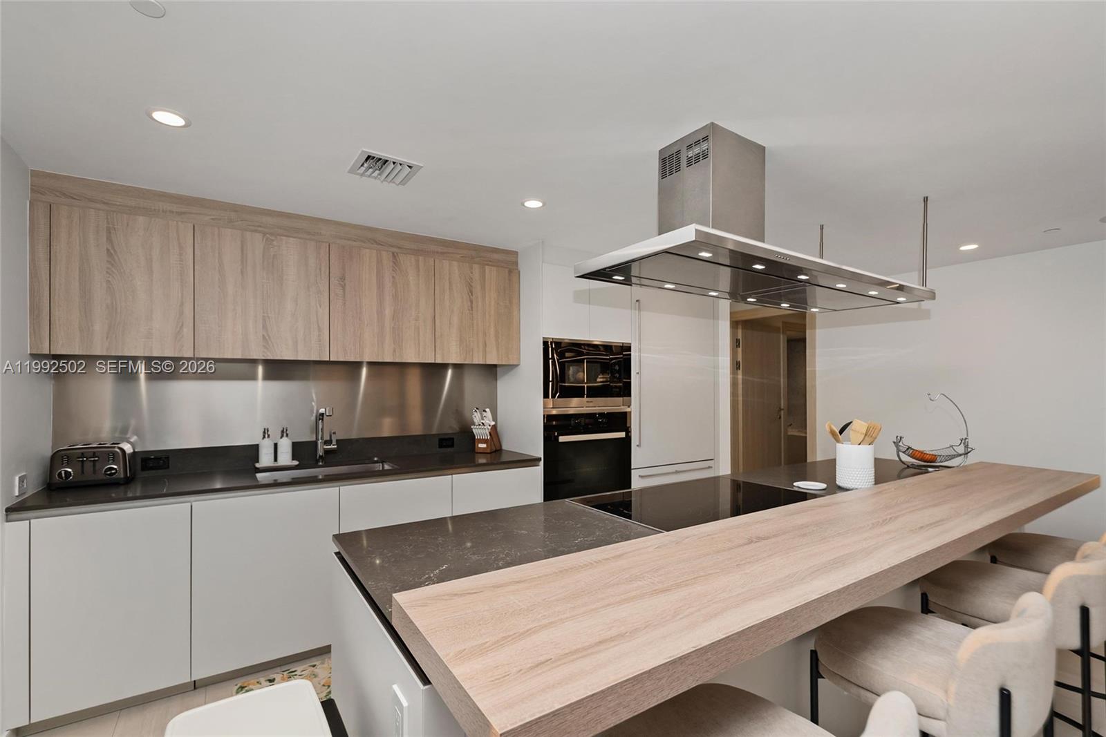 1000 Brickell Plz #3702, Miami FL 33131