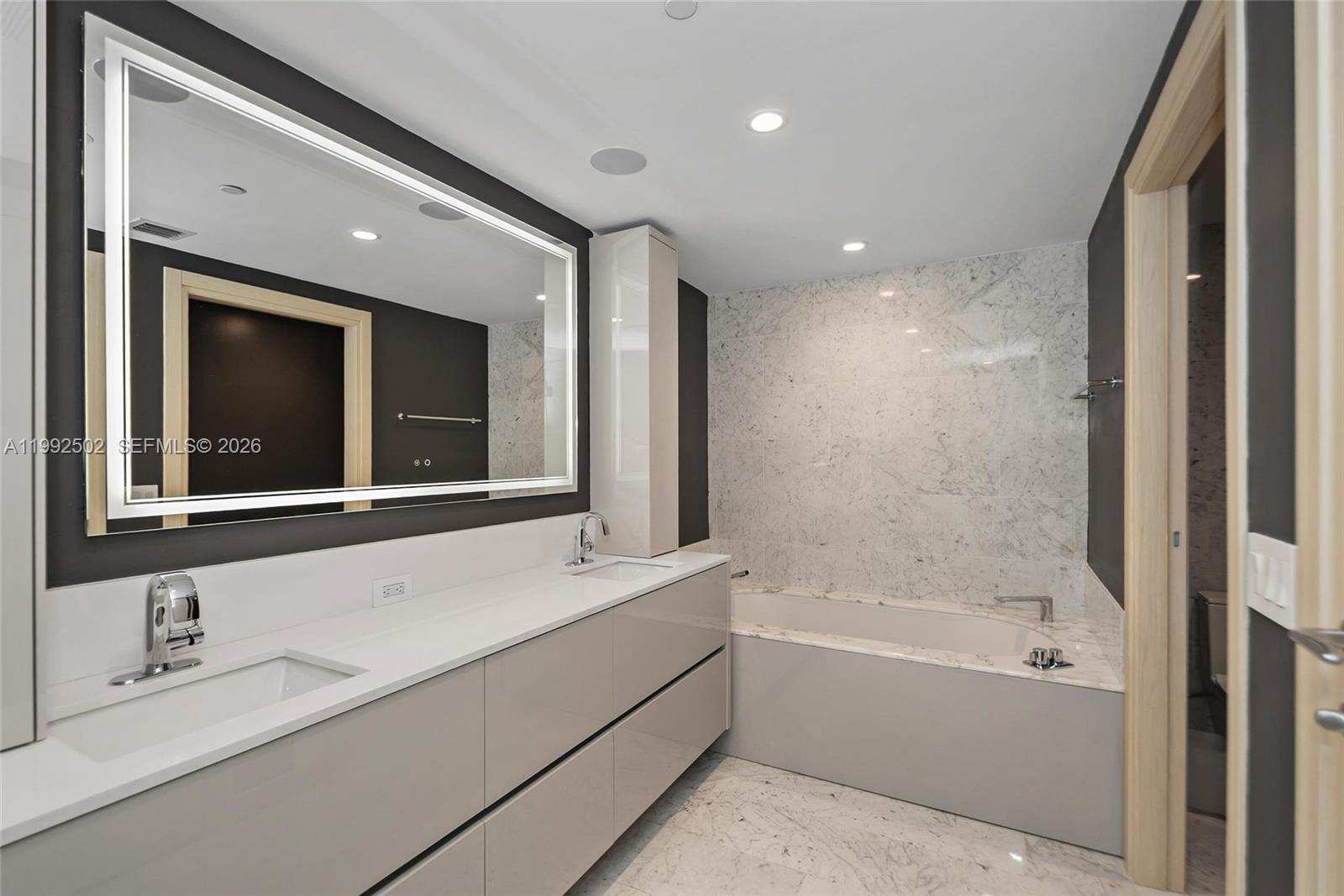 1000 Brickell Plz #3702, Miami FL 33131