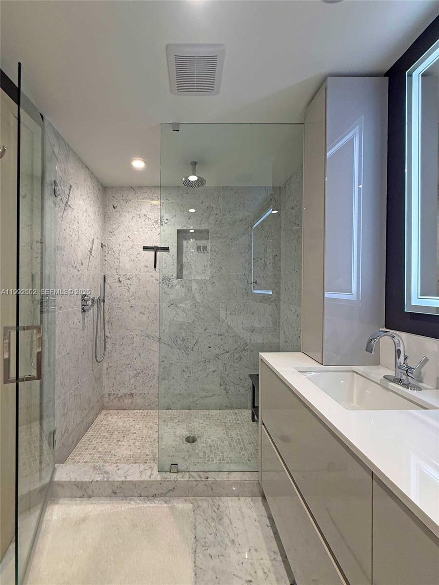1000 Brickell Plz #3702, Miami FL 33131