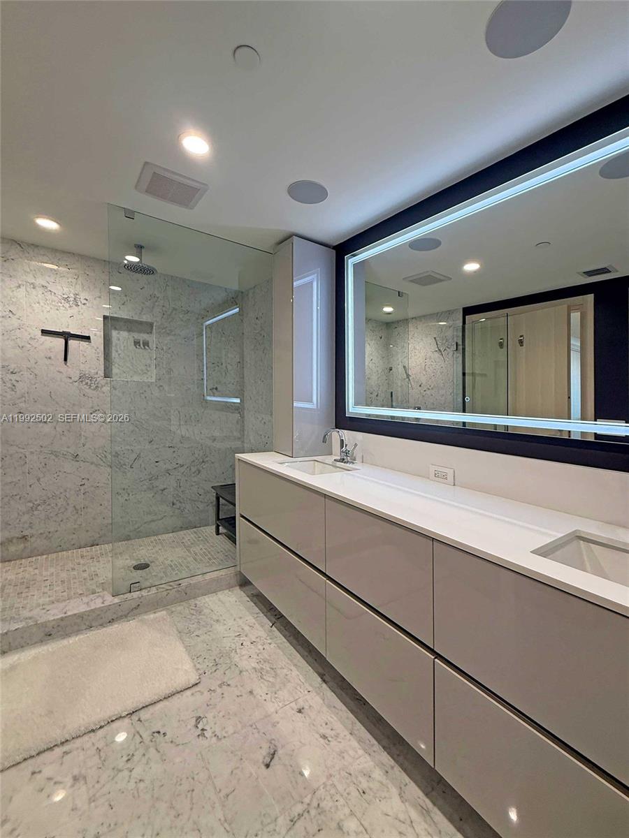 1000 Brickell Plz #3702, Miami FL 33131