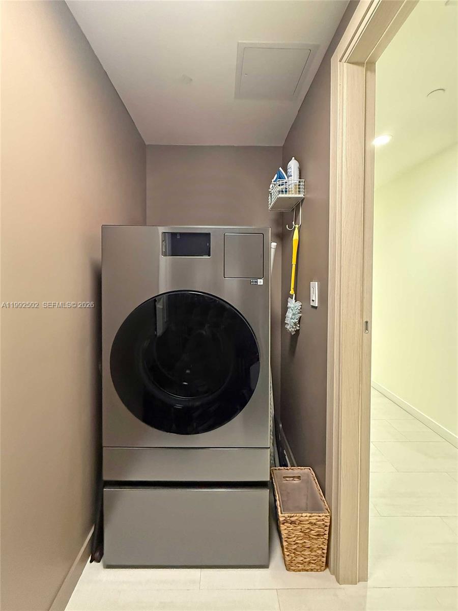 1000 Brickell Plz #3702, Miami FL 33131