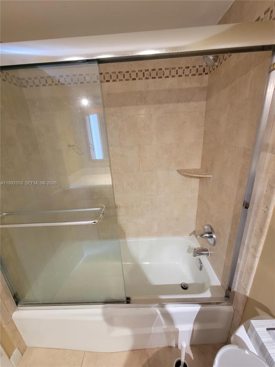 2020 NE 135th St #904, North Miami FL 33181