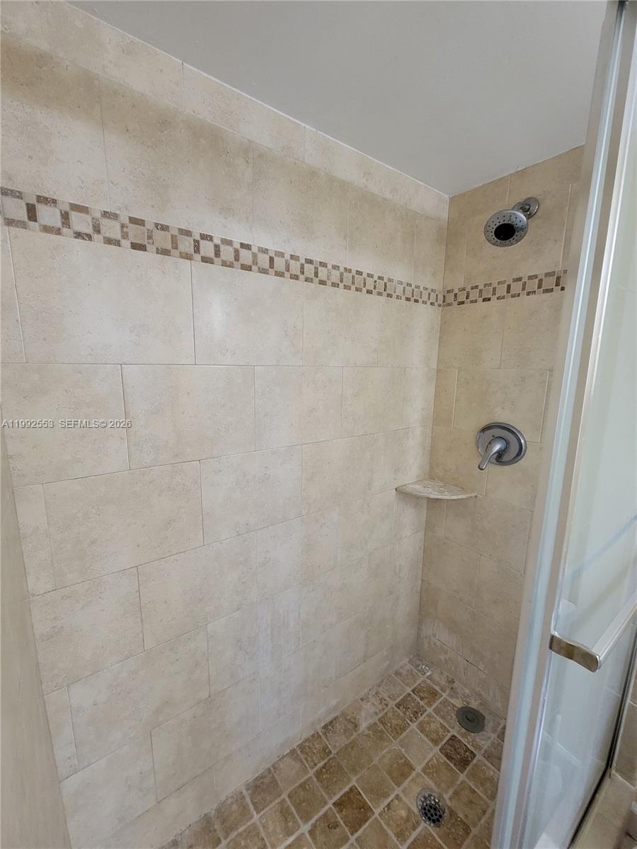 2020 NE 135th St #904, North Miami FL 33181