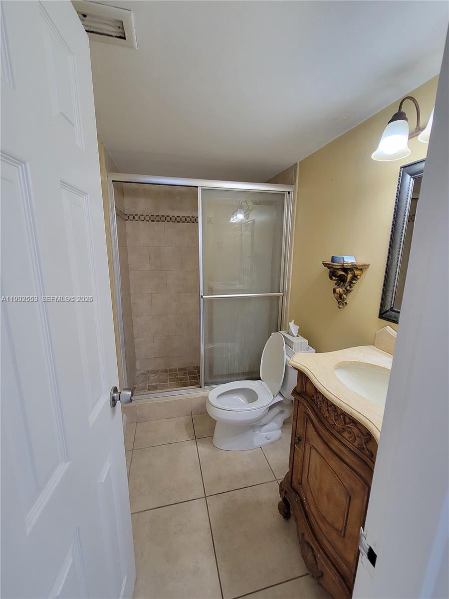 2020 NE 135th St #904, North Miami FL 33181