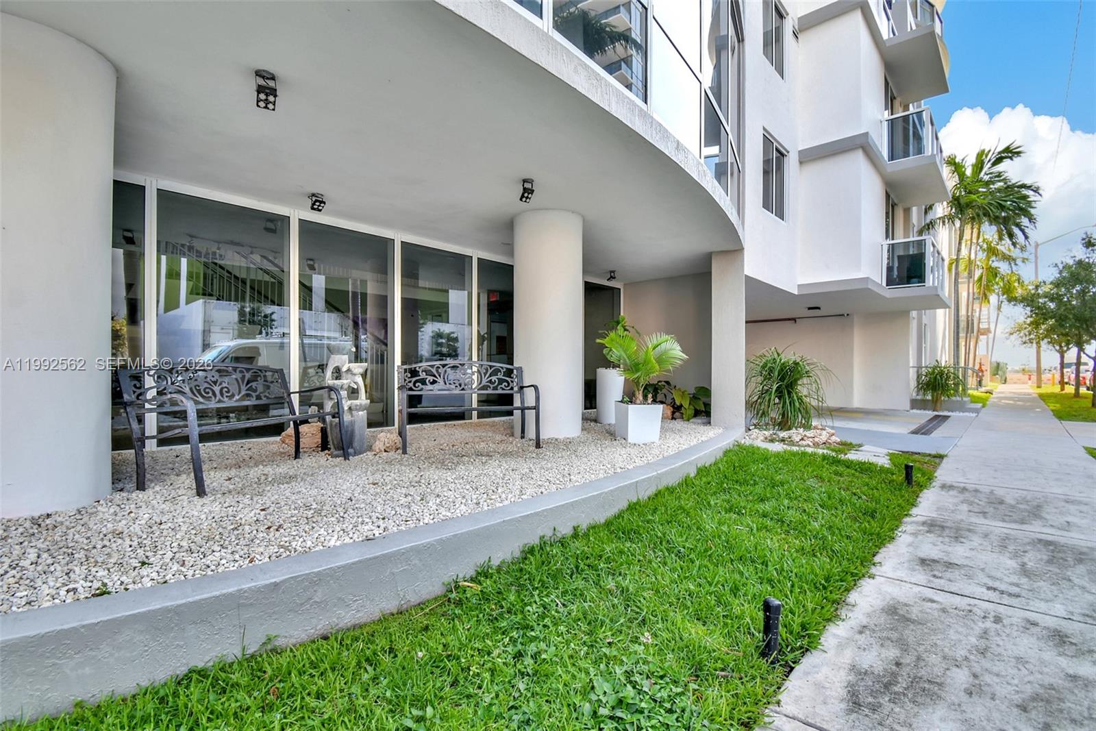 601 NE 23rd St #1403, Miami FL 33137