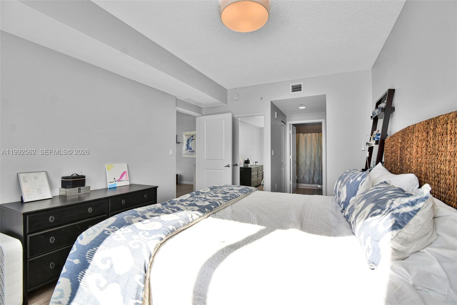 601 NE 23rd St #1403, Miami FL 33137