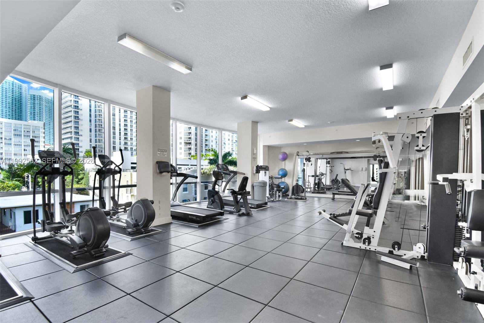 601 NE 23rd St #1403, Miami FL 33137