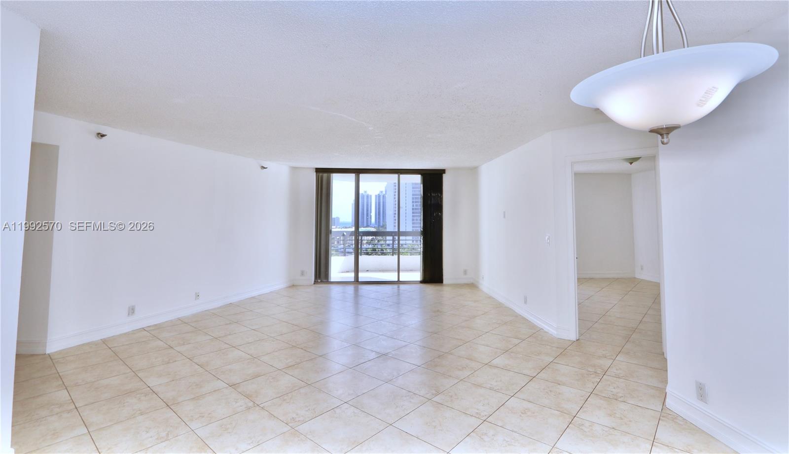 3500 Mystic Pointe Dr #1207, Aventura FL 33180