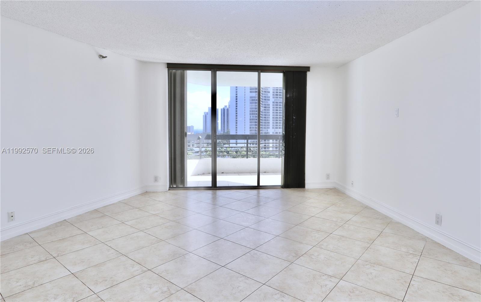 3500 Mystic Pointe Dr #1207, Aventura FL 33180