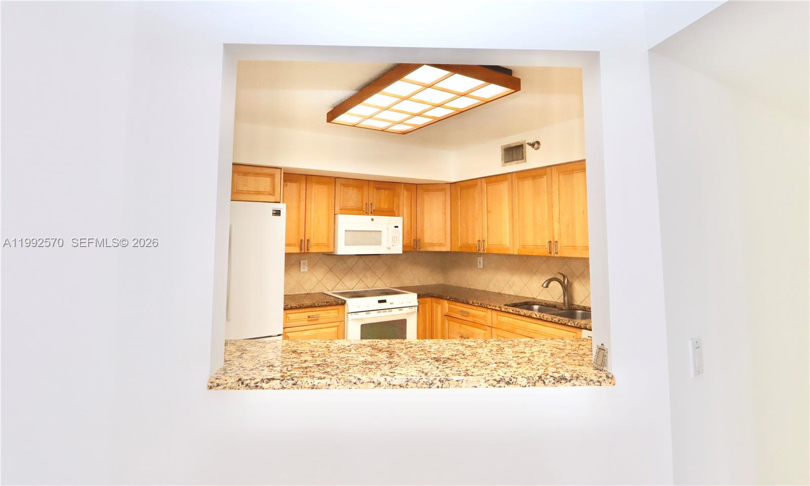 3500 Mystic Pointe Dr #1207, Aventura FL 33180