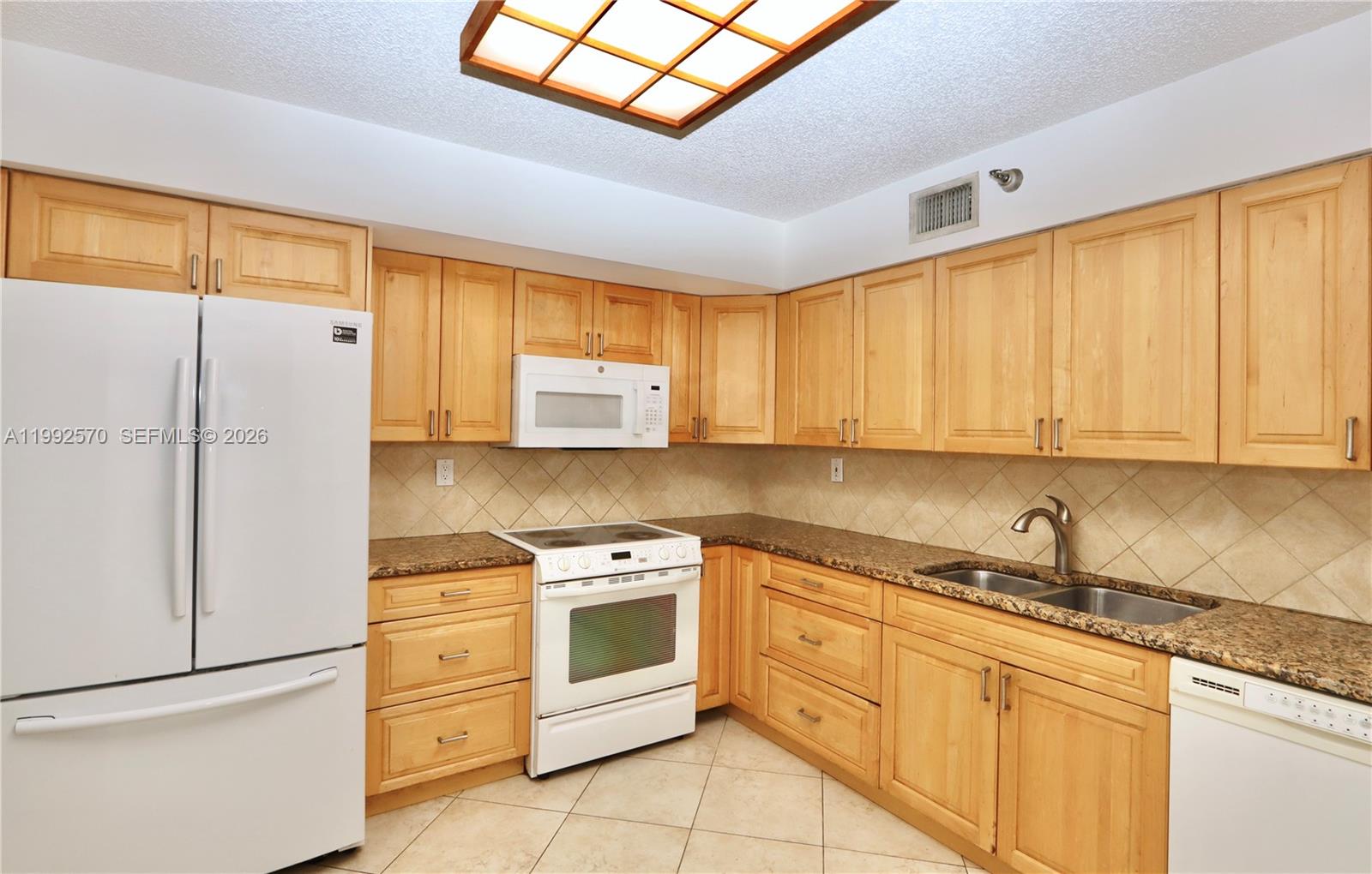 3500 Mystic Pointe Dr #1207, Aventura FL 33180