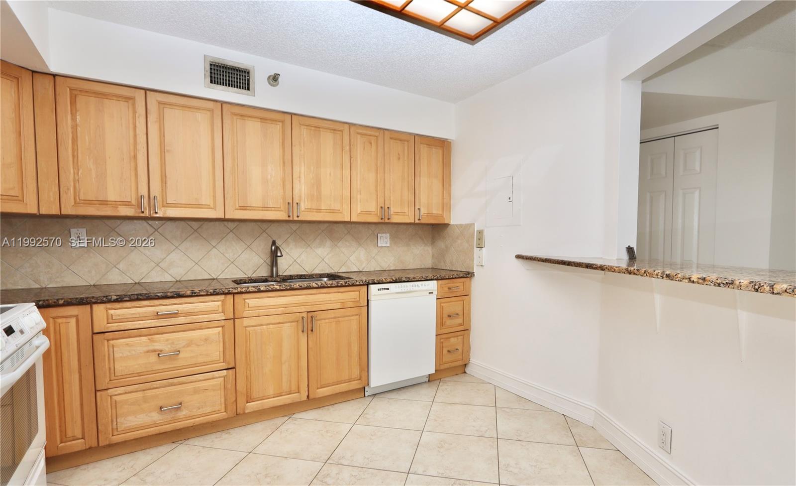 3500 Mystic Pointe Dr #1207, Aventura FL 33180