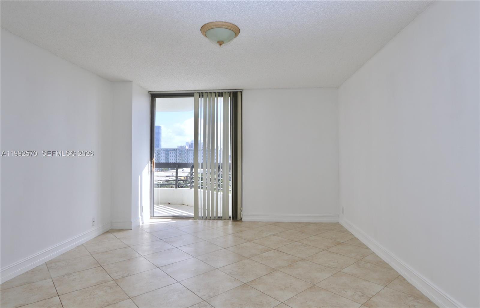3500 Mystic Pointe Dr #1207, Aventura FL 33180