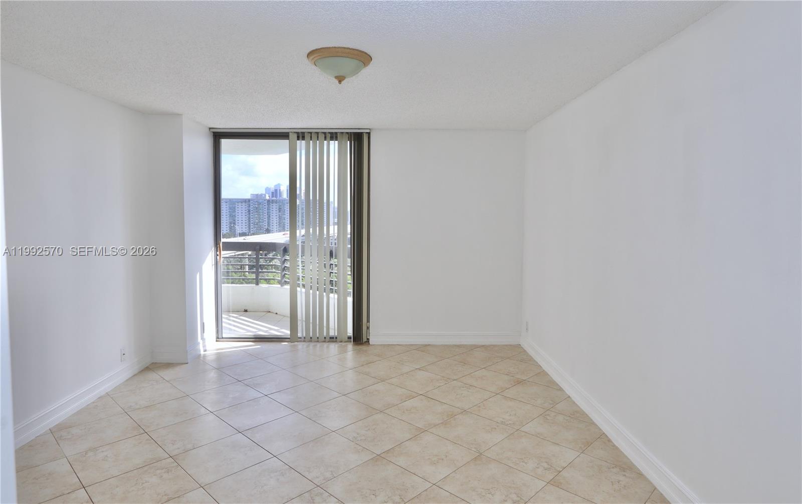 3500 Mystic Pointe Dr #1207, Aventura FL 33180