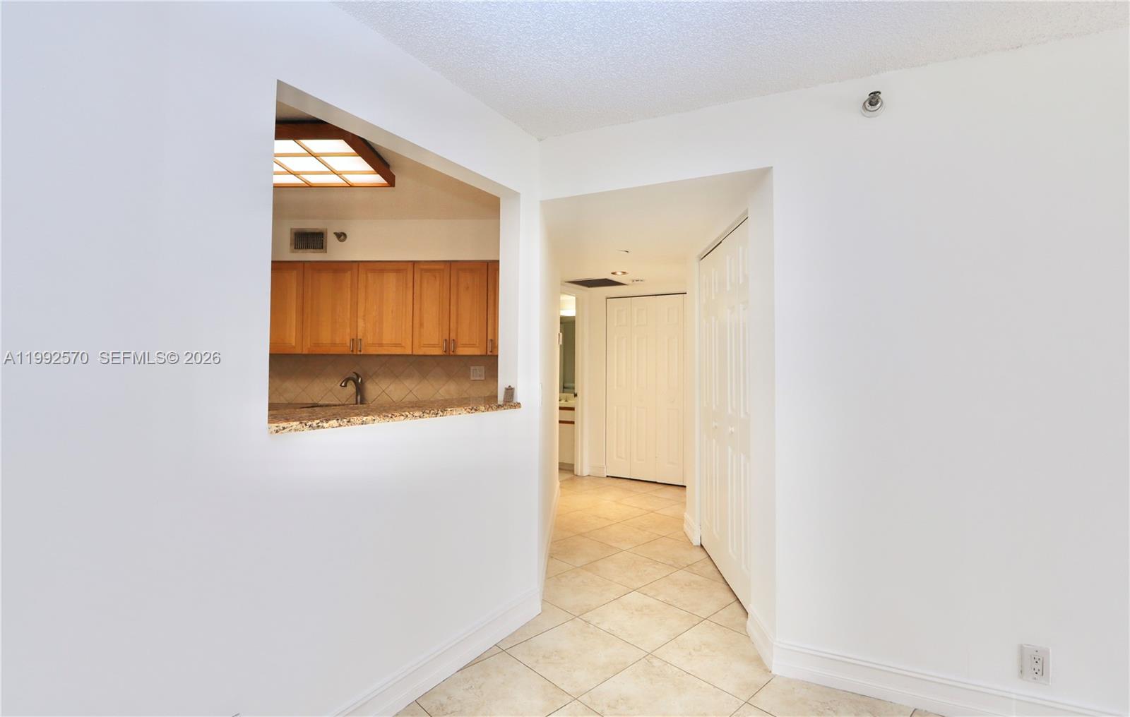 3500 Mystic Pointe Dr #1207, Aventura FL 33180