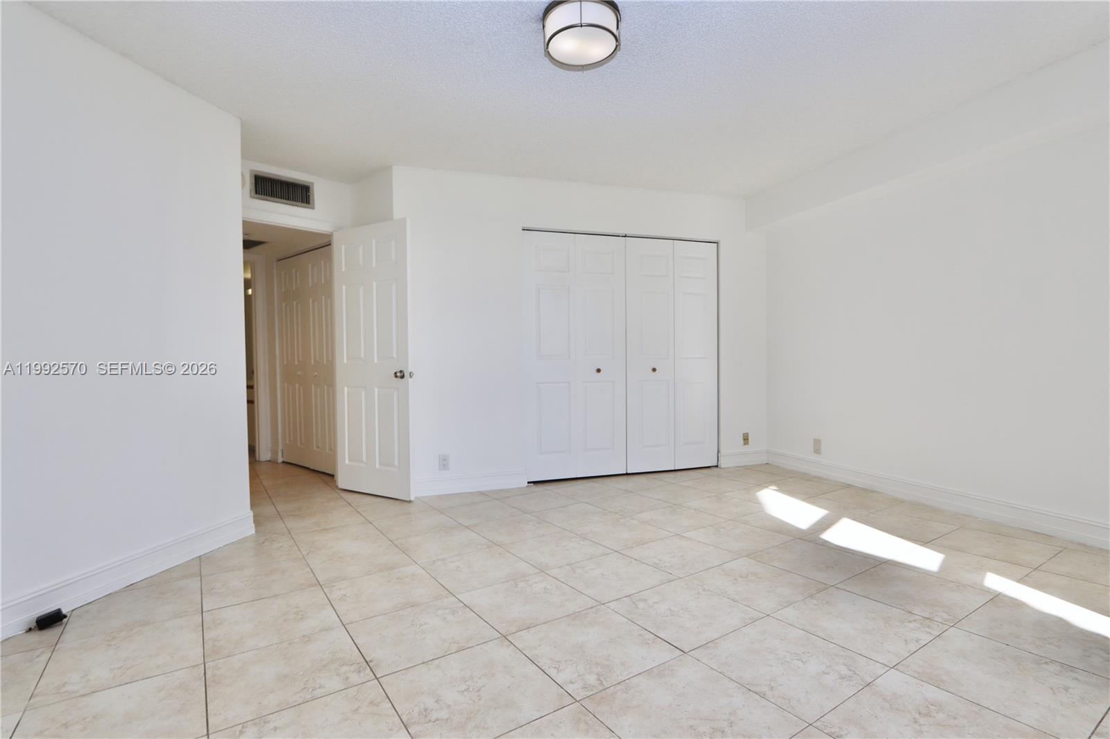 3500 Mystic Pointe Dr #1207, Aventura FL 33180