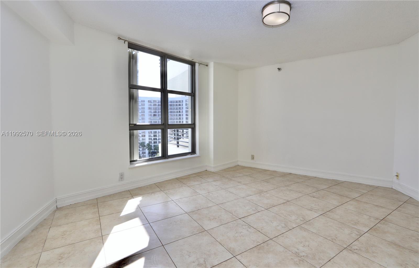 3500 Mystic Pointe Dr #1207, Aventura FL 33180