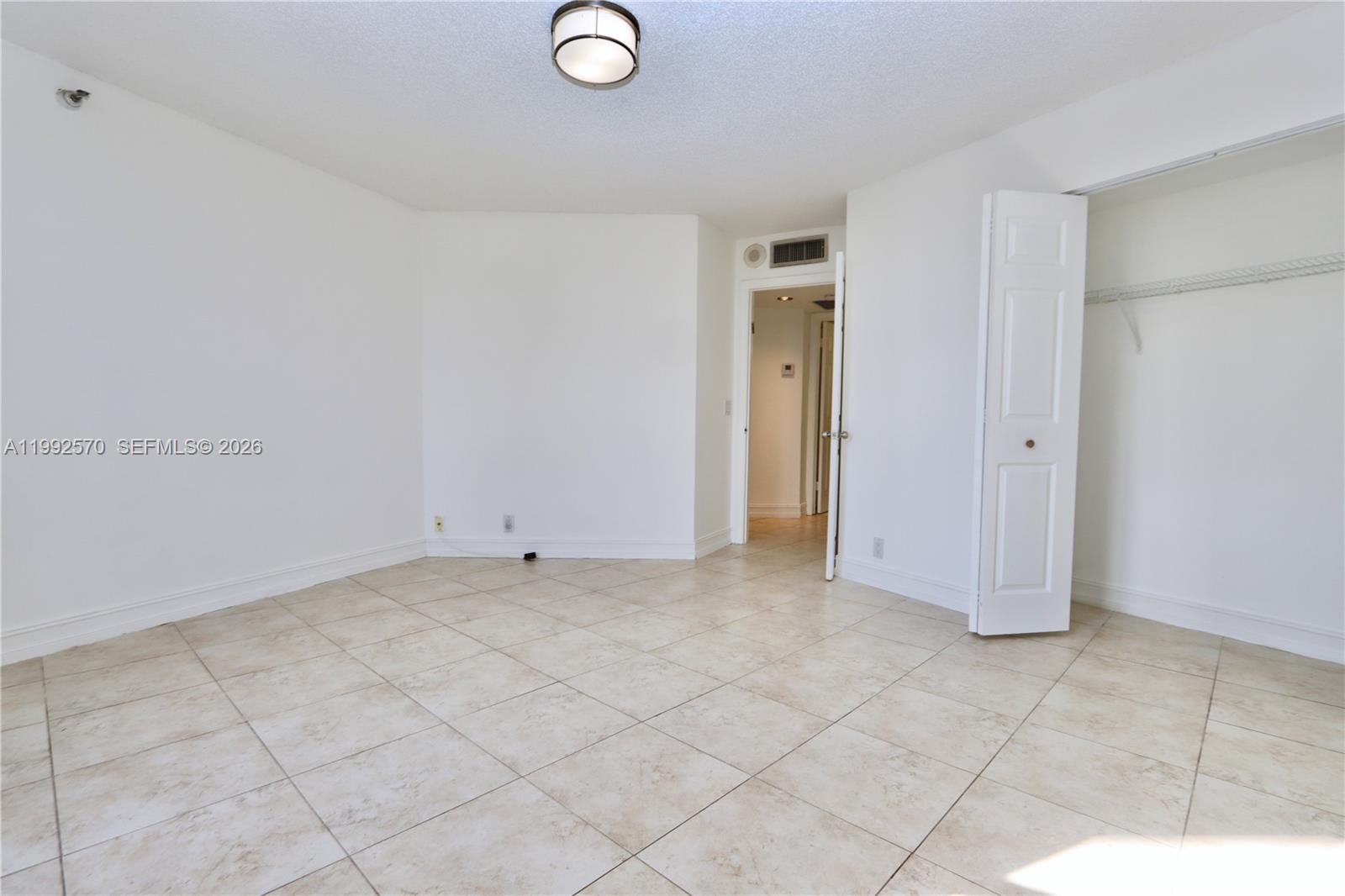 3500 Mystic Pointe Dr #1207, Aventura FL 33180
