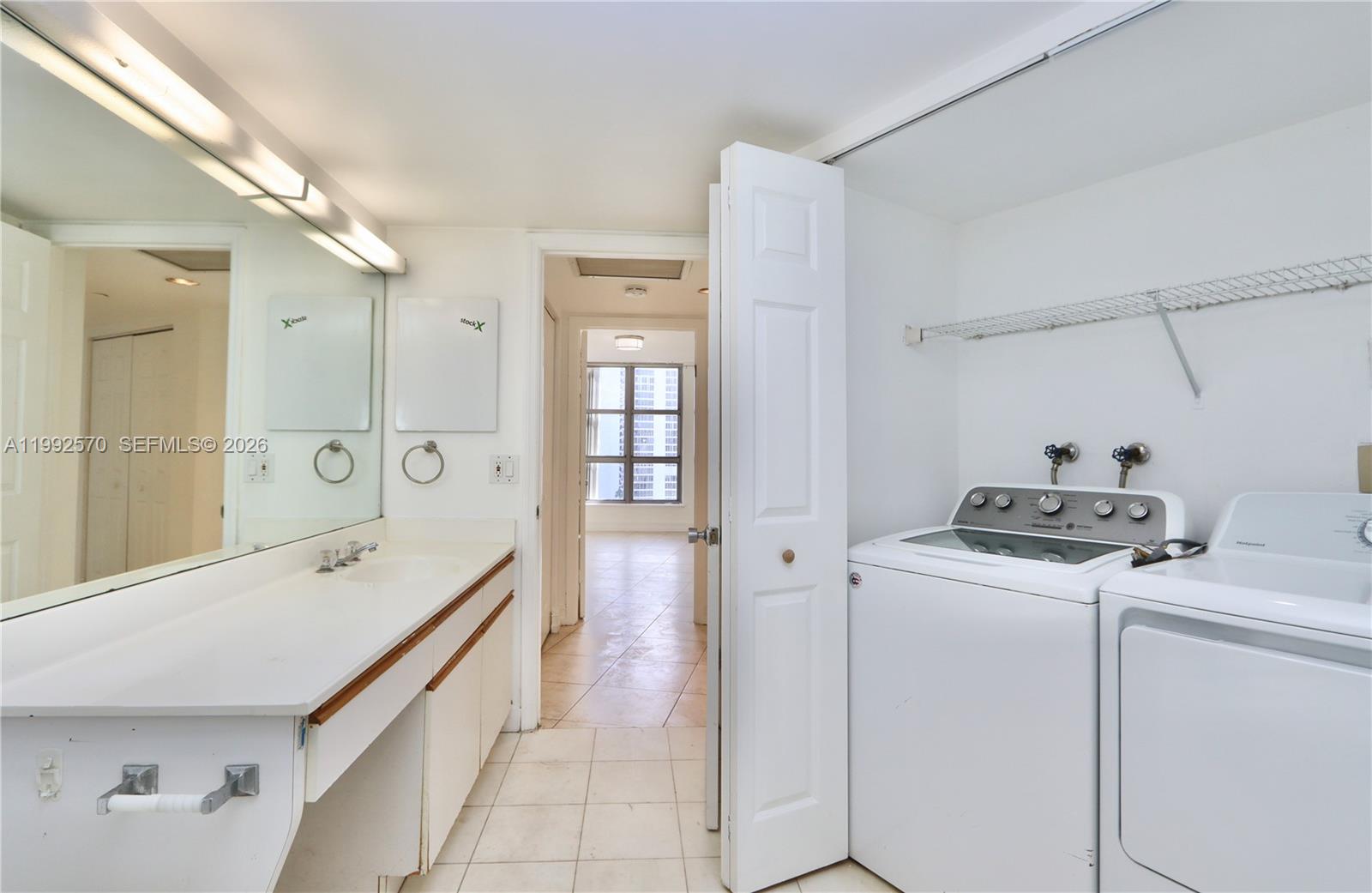 3500 Mystic Pointe Dr #1207, Aventura FL 33180