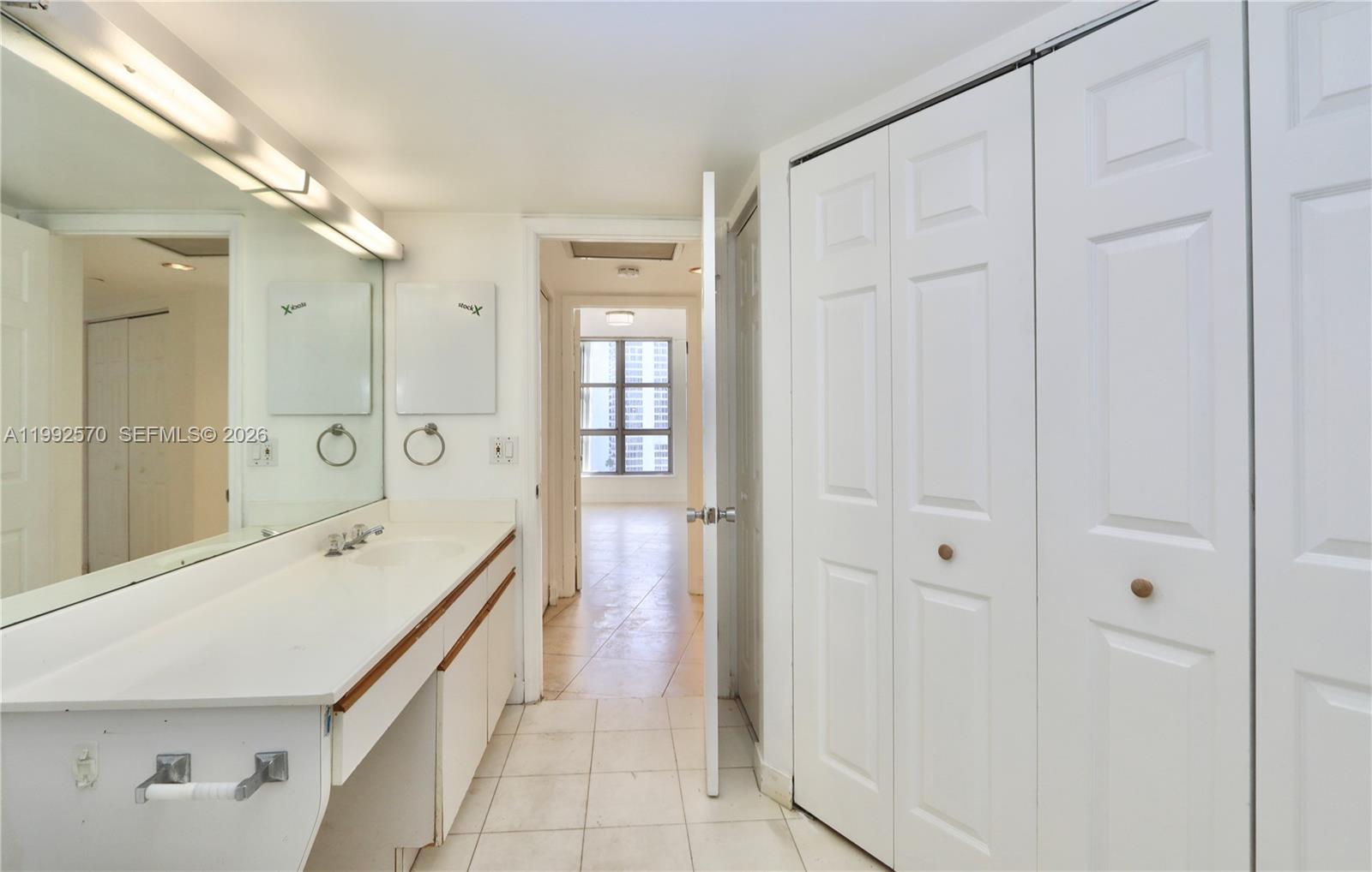 3500 Mystic Pointe Dr #1207, Aventura FL 33180